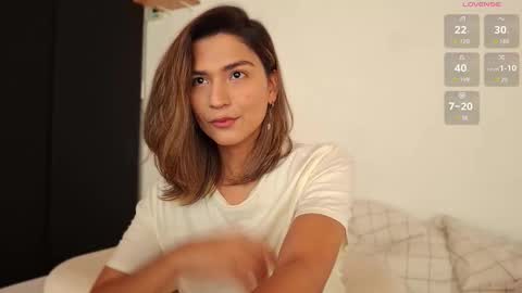 Snapshot of skyamber8v2 chatting on October 21, 2025, 5:02 pm Vi online show from October 21, 2025, 5:02 pm