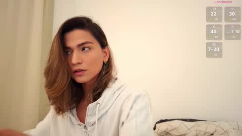 Snapshot of skyamber8v2 chatting on November 24, 2025, 11:43 am Vi online show from November 24, 2025, 11:43 am