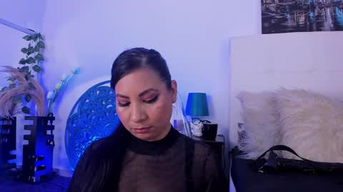 skydarkblue online show from January 12, 2025, 12:18 am