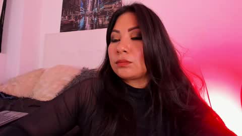 skydarkblue online show from January 27, 2025, 4:52 am