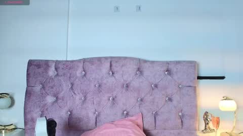 Snapshot of skye_moore chatting on October 18, 2025, 7:25 pm skye moore online show from October 18, 2025, 7:25 pm