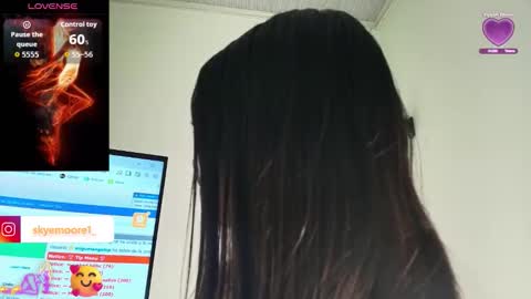 Snapshot of skye_moore chatting on November 12, 2025, 9:36 pm skye moore online show from November 12, 2025, 9:36 pm