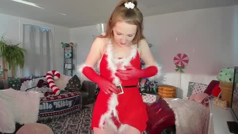 Snapshot of skyewatson chatting on December 21, 2024, 7:06 pm Skye Watson online show from December 21, 2024, 7:06 pm