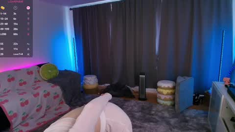 Skye Watson online show from April 14, 2026, 6:03 pm