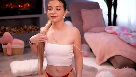 skyeyesluna online show from February 18, 2026, 4:08 am