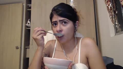 Snapshot of skyler1195 chatting on February 5, 2025, 3:02 am Skyler online show from February 5, 2025, 3:02 am