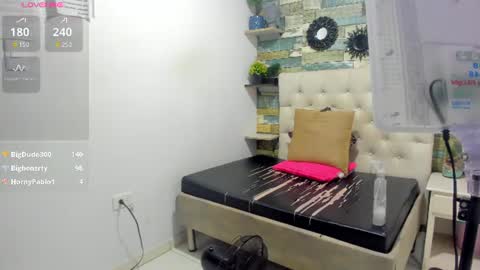 skyler_naomi online show from July 28, 2026, 8:52 pm