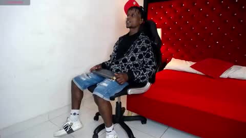 Snapshot of skylerbigxxx chatting on September 22, 2025, 3:19 am SKYLERBIGXXX online show from September 22, 2025, 3:19 am