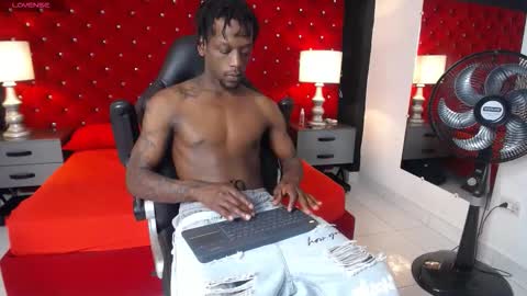 Snapshot of skylerbigxxx chatting on November 2, 2025, 4:59 am SKYLERBIGXXX online show from November 2, 2025, 4:59 am