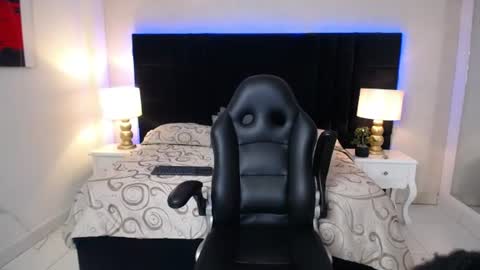 SKYLERBIGXXX online show from June 14, 2026, 4:36 am