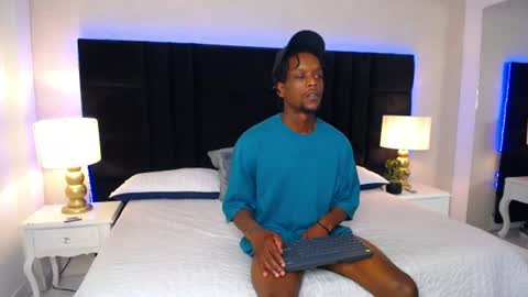 SKYLERBIGXXX online show from June 18, 2026, 4:02 am