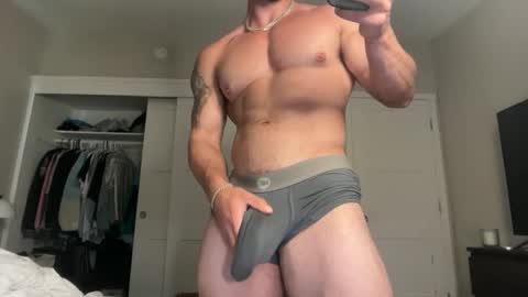 Snapshot of skylerflexes chatting on March 23, 2026, 12:36 am Skyler Flexes online show from March 23, 2026, 12:36 am