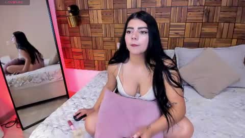 Snapshot of skymoon__ chatting on July 16, 2026, 12:44 pm skymoon__ online show from July 16, 2026, 12:44 pm