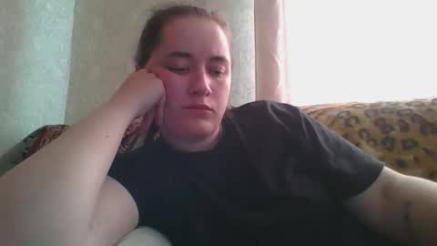 skyressie333 online show from May 6, 2026, 6:52 am