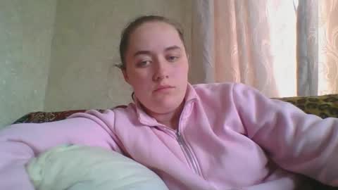 skyressie333 online show from May 10, 2026, 1:05 pm