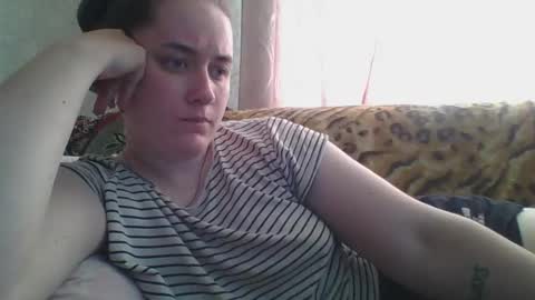 skyressie333 online show from May 14, 2026, 7:04 am