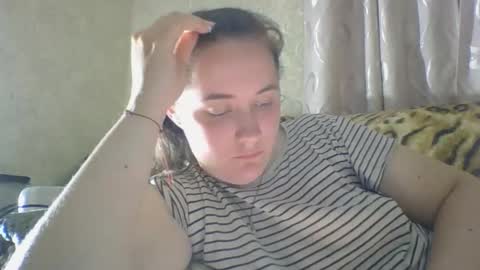 skyressie333 online show from June 1, 2026, 7:59 pm