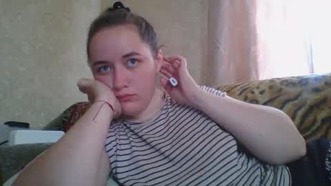 skyressie333 online show from June 3, 2026, 6:27 am