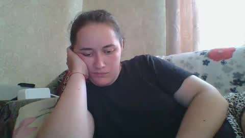 skyressie333 online show from June 8, 2026, 12:38 pm