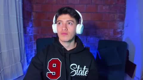 Snapshot of skyrid3r chatting on March 10, 2025, 5:22 am Skyrider online show from March 10, 2025, 5:22 am