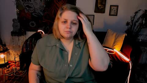 Snapshot of sladadeew chatting on January 5, 2025, 1:04 pm Slada Deew online show from January 5, 2025, 1:04 pm