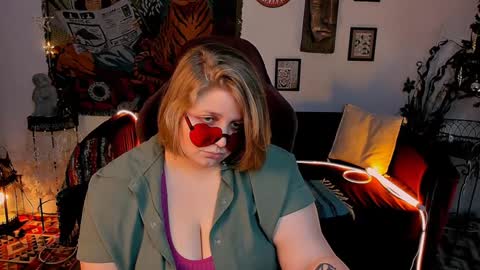 Snapshot of sladadeew chatting on January 5, 2025, 4:06 pm Slada Deew online show from January 5, 2025, 4:06 pm