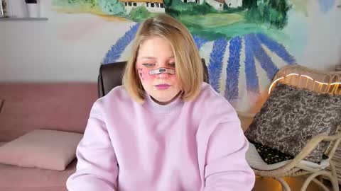 Snapshot of sladadeew chatting on February 12, 2025, 12:12 pm Slada Deew online show from February 12, 2025, 12:12 pm