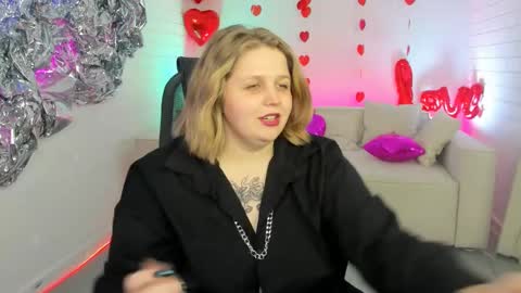 Snapshot of sladadeew chatting on February 20, 2025, 2:35 pm Slada Deew online show from February 20, 2025, 2:35 pm