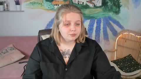 Snapshot of sladadeew chatting on February 26, 2025, 4:24 pm Slada Deew online show from February 26, 2025, 4:24 pm