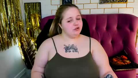 Snapshot of sladadeew chatting on April 20, 2026, 2:20 pm Slada Deew online show from April 20, 2026, 2:20 pm