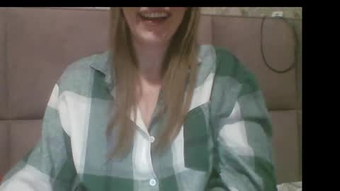 Sladkiegubki online show from September 12, 2025, 9:48 pm