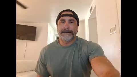 Snapshot of slappysamz chatting on April 20, 2026, 4:21 pm slappysamz online show from April 20, 2026, 4:21 pm