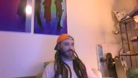 Snapshot of slashfantasy chatting on December 10, 2024, 2:39 pm slashfantasy online show from December 10, 2024, 2:39 pm