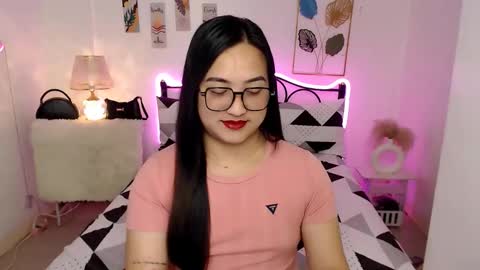 Queen Cyrine online show from February 2, 2026, 10:30 pm