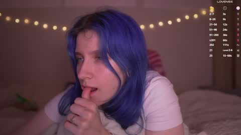 Sonya online show from March 5, 2025, 10:32 pm