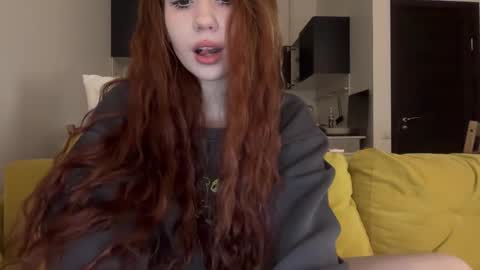 Snapshot of sleepycode002 chatting on December 19, 2024, 1:50 am JoO online show from December 19, 2024, 1:50 am