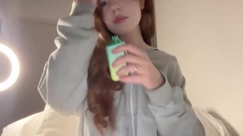 Snapshot of sleepycode002 chatting on September 21, 2025, 10:00 pm JoO online show from September 21, 2025, 10:00 pm