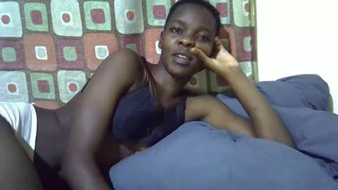 Snapshot of slender_queen chatting on February 22, 2026, 8:07 pm slender_queen online show from February 22, 2026, 8:07 pm