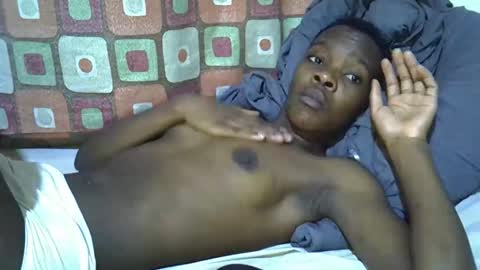 Snapshot of slender_queen chatting on March 9, 2026, 5:44 am slender_queen online show from March 9, 2026, 5:44 am