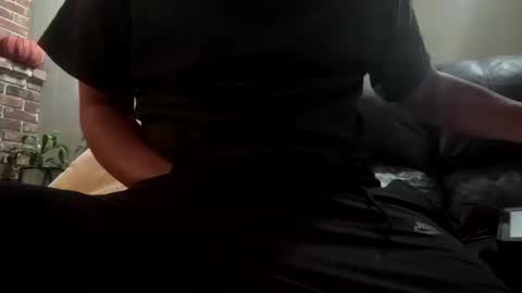 Snapshot of slick2285 chatting on October 18, 2025, 9:21 am slick2285 online show from October 18, 2025, 9:21 am