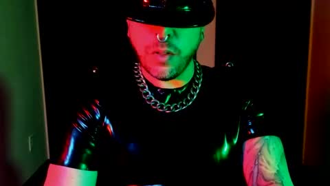 Snapshot of slick_evo chatting on December 24, 2024, 5:05 am slick_evo online show from December 24, 2024, 5:05 am