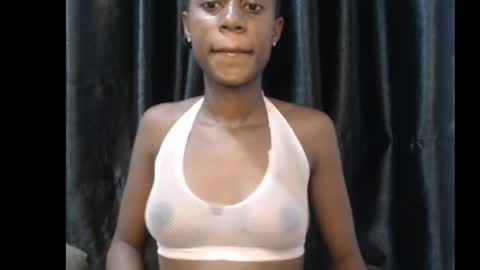 Snapshot of slim_candy12 chatting on May 20, 2026, 5:52 pm Lily online show from May 20, 2026, 5:52 pm