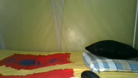 slim_girl01 online show from June 14, 2026, 5:37 pm