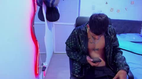 Snapshot of slim_master12 chatting on January 22, 2025, 6:10 am slim_master12 online show from January 22, 2025, 6:10 am