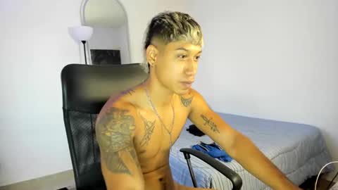 Snapshot of slim_master12 chatting on February 26, 2025, 10:09 pm slim_master12 online show from February 26, 2025, 10:09 pm