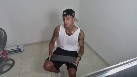 Snapshot of slim_master12 chatting on September 15, 2025, 6:35 am slim_master12 online show from September 15, 2025, 6:35 am