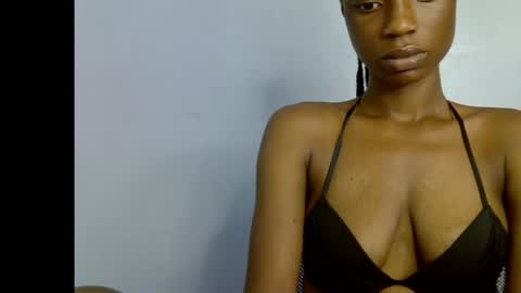 Snapshot of slim_petitqueen chatting on April 19, 2026, 8:02 am Alice online show from April 19, 2026, 8:02 am