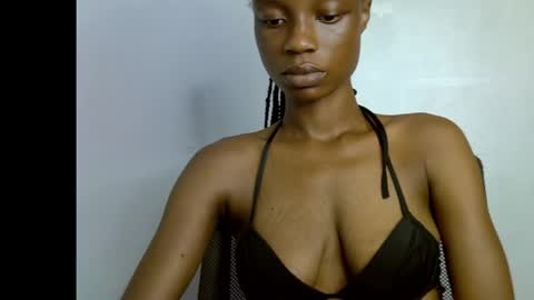Snapshot of slim_petitqueen chatting on April 19, 2026, 6:10 pm Alice online show from April 19, 2026, 6:10 pm