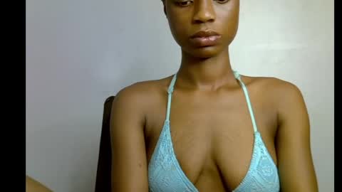 Snapshot of slim_petitqueen chatting on May 5, 2026, 8:17 pm Alice online show from May 5, 2026, 8:17 pm