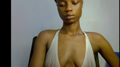 Snapshot of slim_petitqueen chatting on May 15, 2026, 8:16 pm Alice online show from May 15, 2026, 8:16 pm